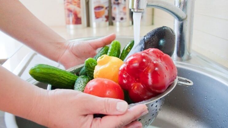 spălarea legumelor și fructelor ca măsură preventivă împotriva paraziților